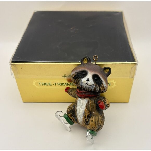 Vintage Hallmark Ice Skating Raccoon Christmas Ornament Tree Trimmer 1978 Skater - Picture 11 of 11